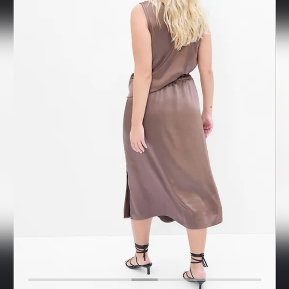 🆕️NWT GAP Satin Midi Skirt in 'Cashmere Brown', Size Medium - Picture 5 of 14